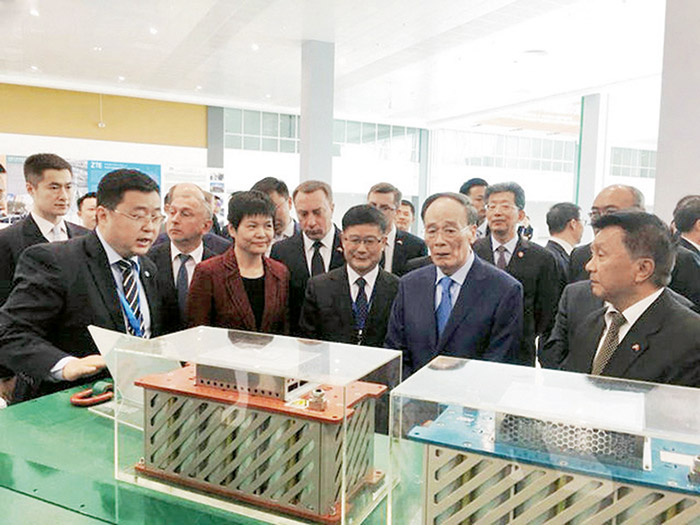  2018年国家副主席王岐山参观考察公海赌船奥威超级电容