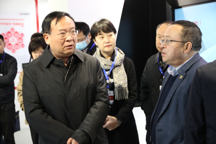  四川省人民政府副省长杨洪波考察公海赌船股份